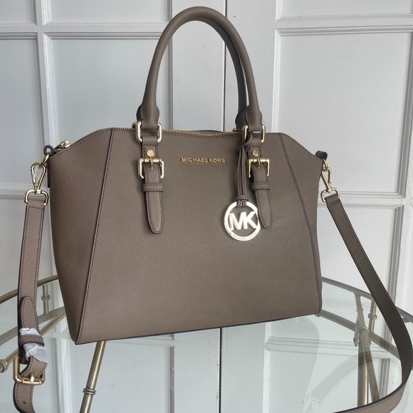 New! Micheal kors Bedford' Saffiano Leather satchel - Picture 2 of 9